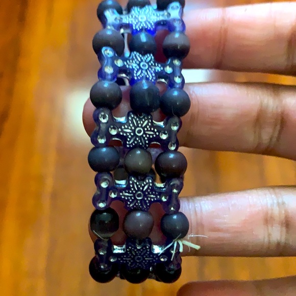 SIX NEW BOHEMIAN BEADED BRACELETS - Picture 5 of 5